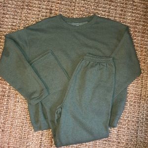 Hanes sweatshirt sweatpants set